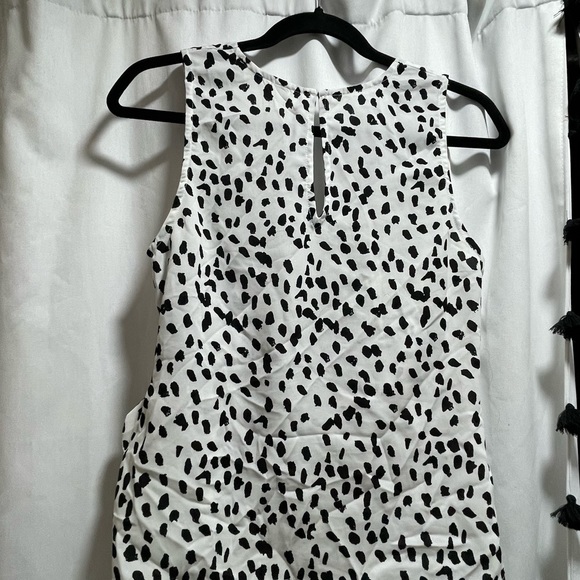 ASTR Sleeveless Blouse - Picture 3 of 3